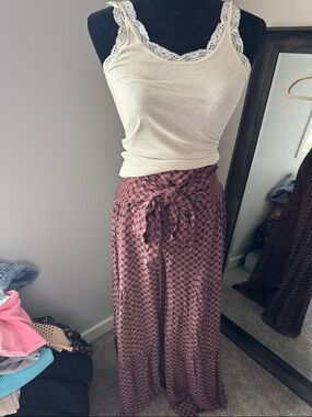 Peach Love California Wide Leg Tie Waist Pants in Maroon Print